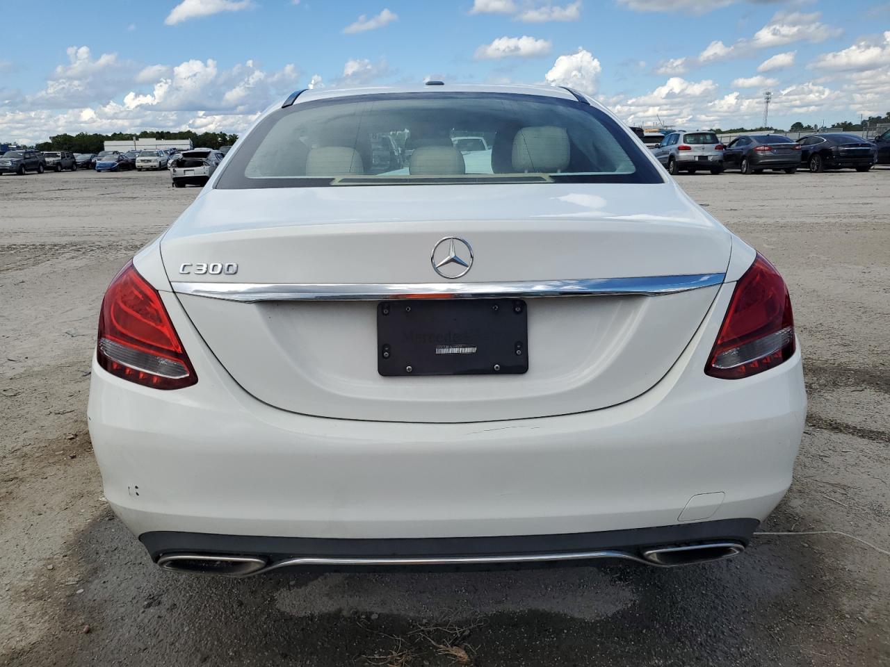 2017 Mercedes-Benz C 300 VIN: 55SWF4JB8HU198628 Lot: 83954535
