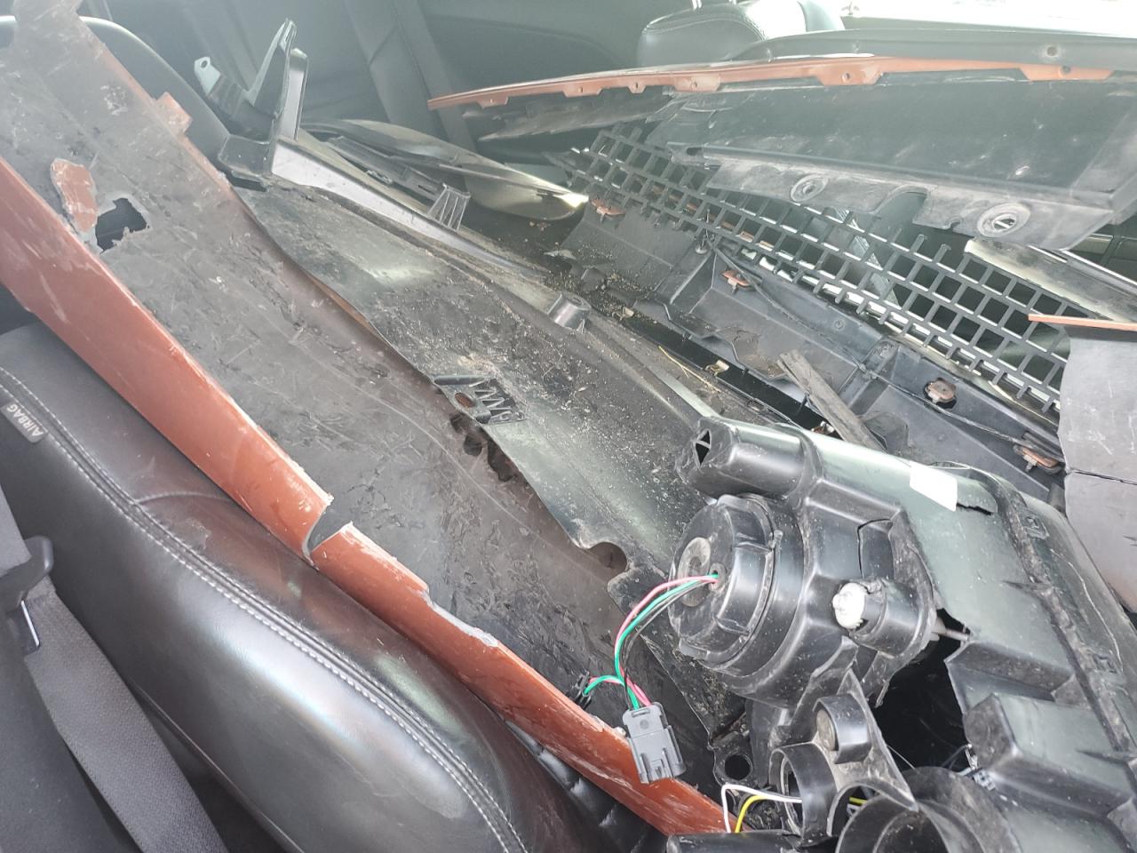 2011 Dodge Challenger Srt-8 VIN: 2B3CJ7DJ3BH584075 Lot: 80370105