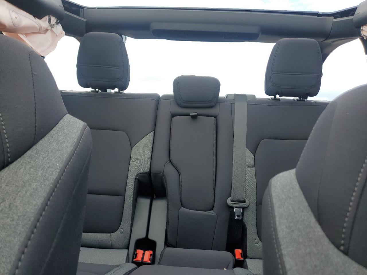 2025 Ford Bronco VIN: 1FMDE6BH9SLA67993 Lot: 70987685