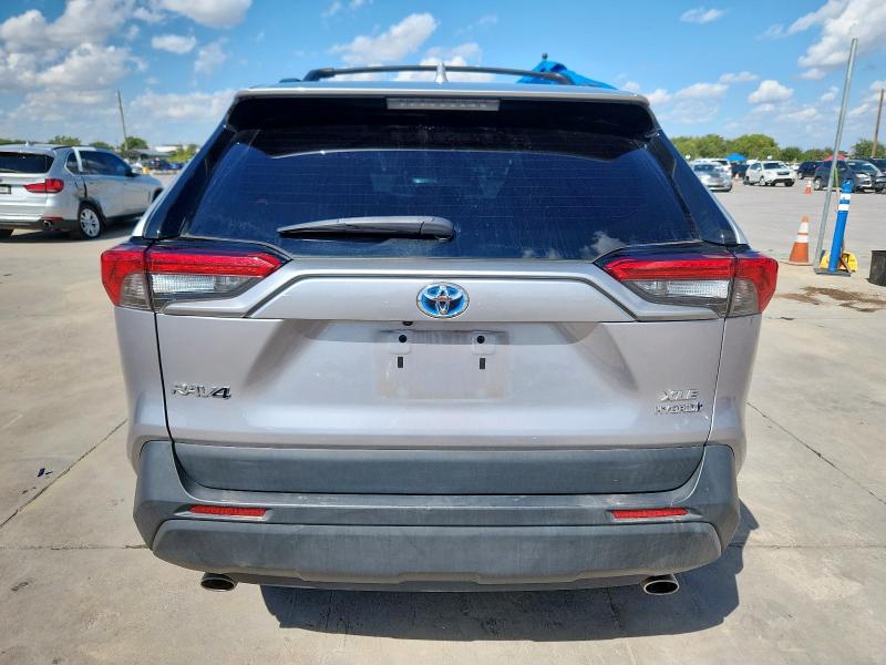 TOYOTA RAV4 2021 Серебристый