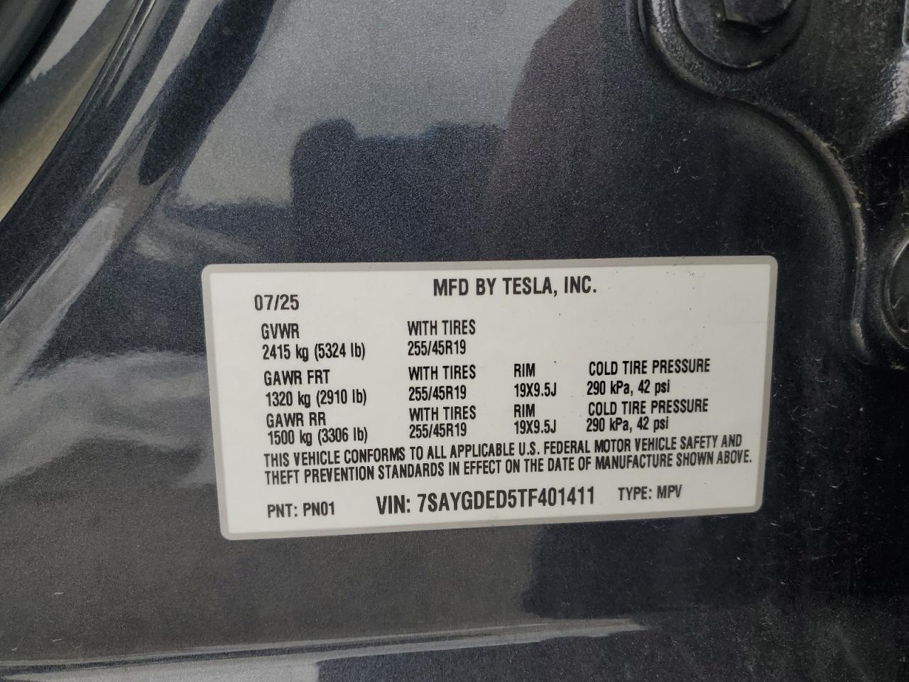 2026 Tesla Model Y VIN: 7SAYGDED5TF401411 Lot: 81102665