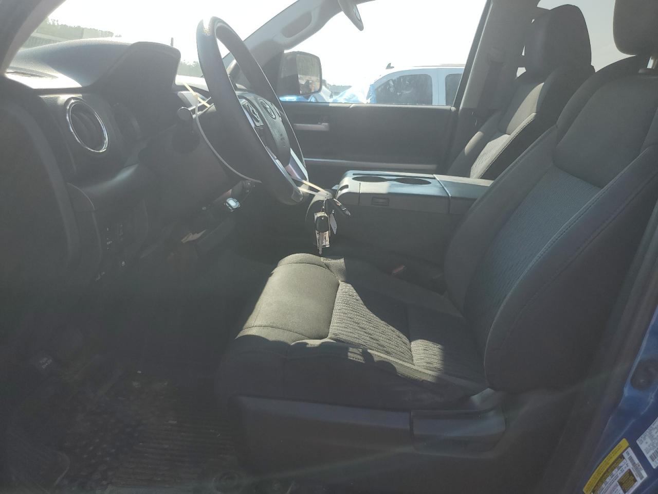 2017 Toyota Tundra Crewmax Sr5 VIN: 5TFEM5F17HX111011 Lot: 80482015