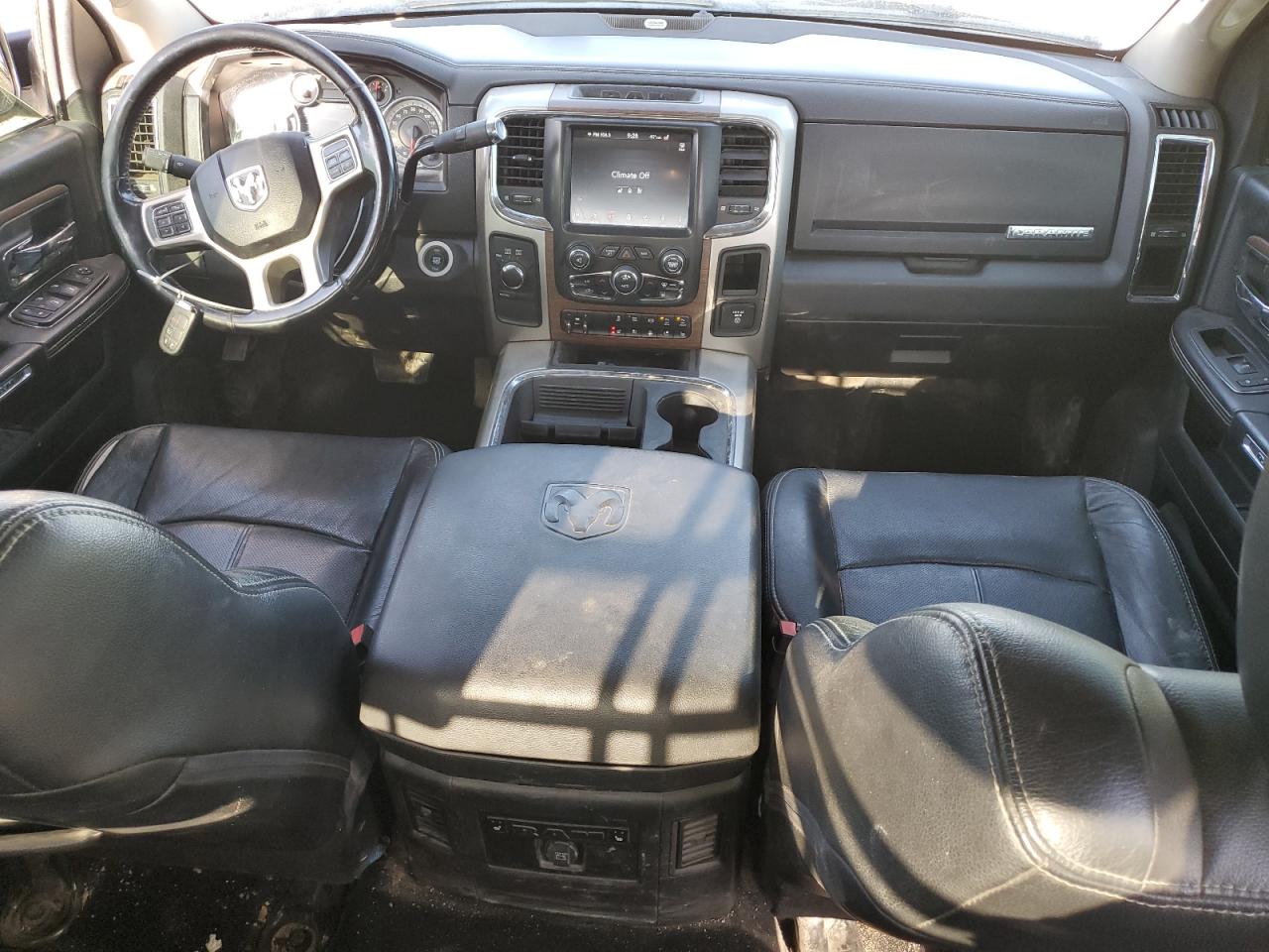 2018 Ram 3500 Laramie VIN: 3C63RRJL6JG324266 Lot: 70701155