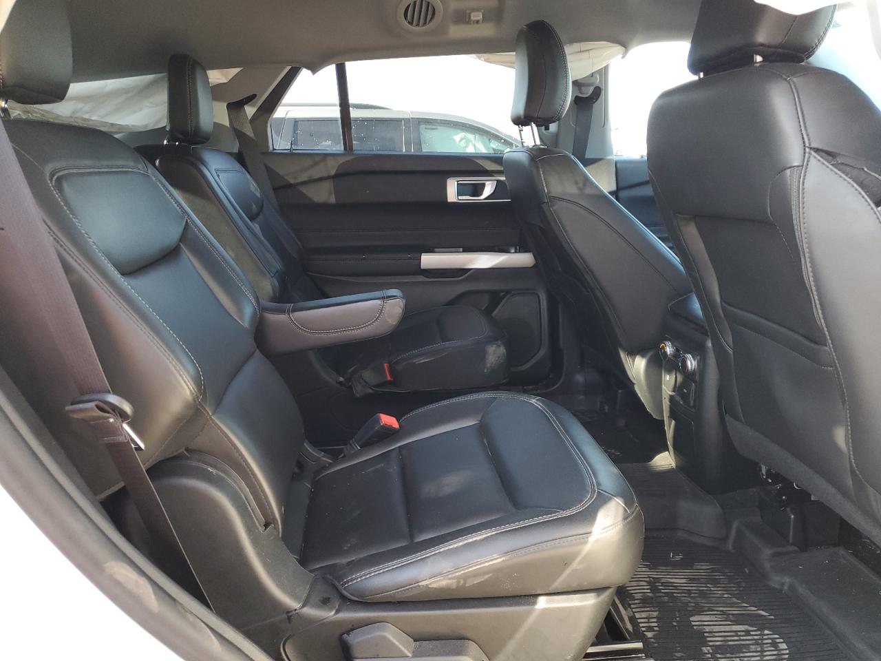 2022 Ford Explorer Xlt VIN: 1FMSK8DH8NGA98268 Lot: 82150525