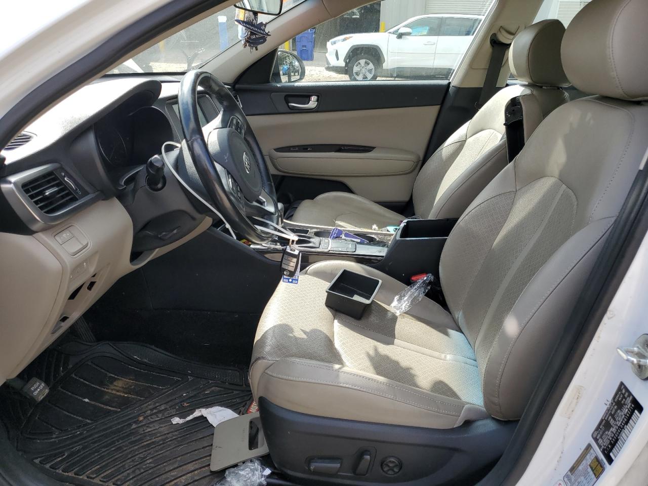 2017 Kia Optima Ex VIN: 5XXGU4L34HG163714 Lot: 84598185