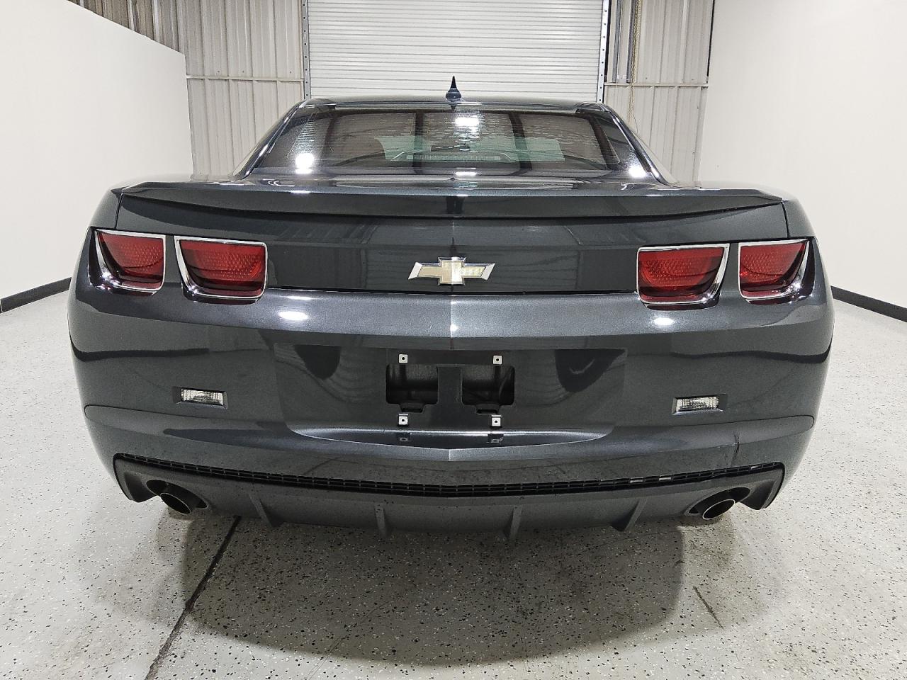 2013 Chevrolet Camaro Ls VIN: 2G1FA1E34D9245033 Lot: 81100725