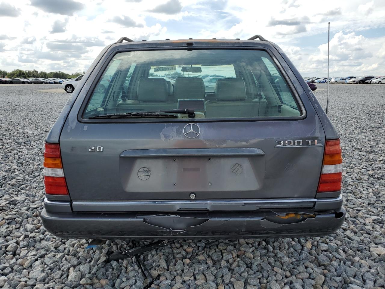1995 Mercedes-Benz E 320 VIN: WDBEA92E9SF334574 Lot: 70999795