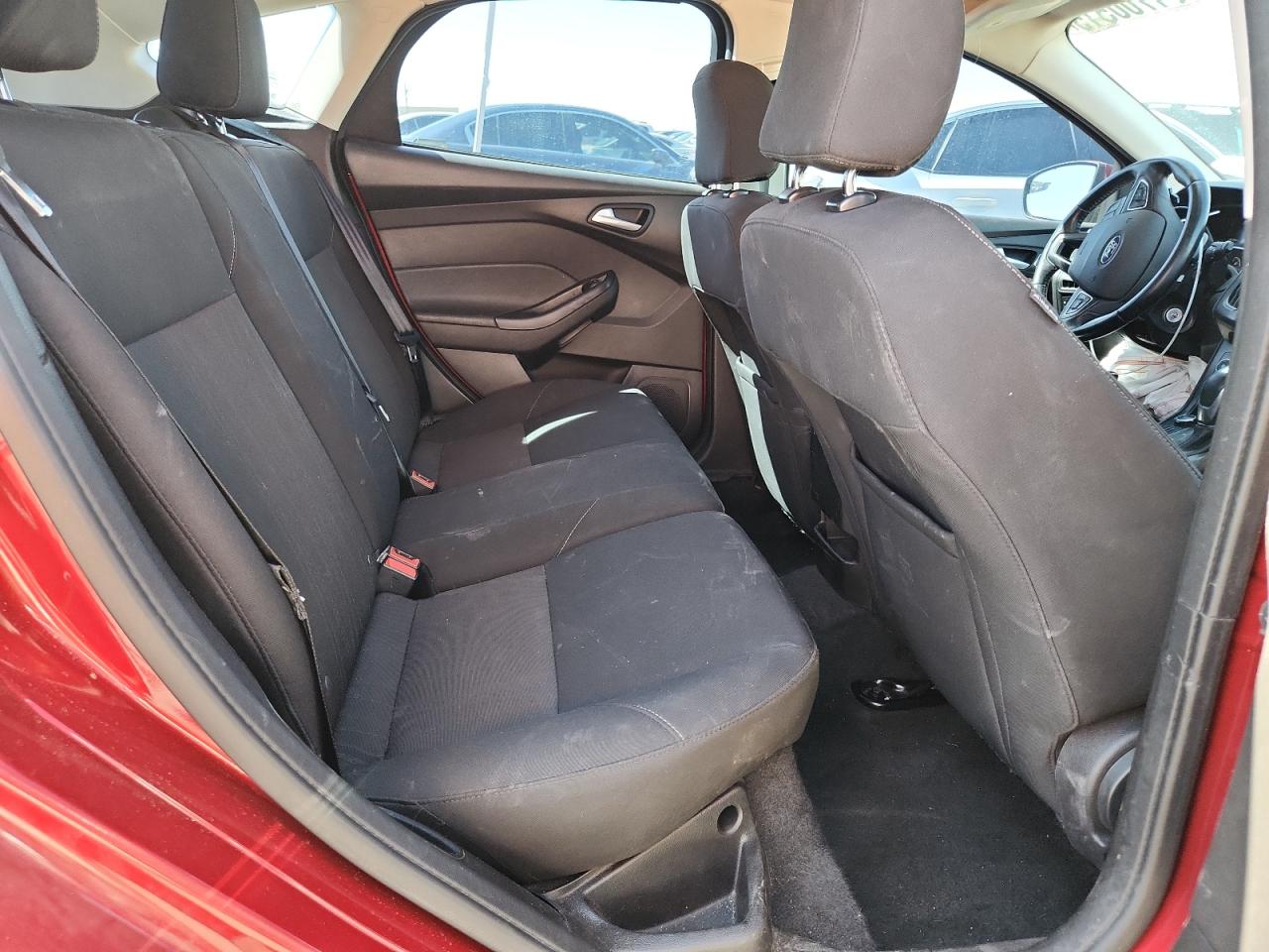 2016 Ford Focus Se VIN: 1FADP3K27GL306026 Lot: 71700515