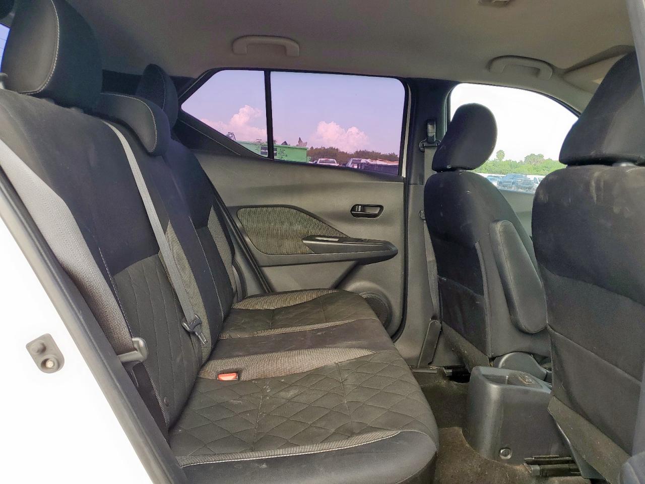 2018 Nissan Kicks S VIN: 3N1CP5CU3JL525517 Lot: 71822025