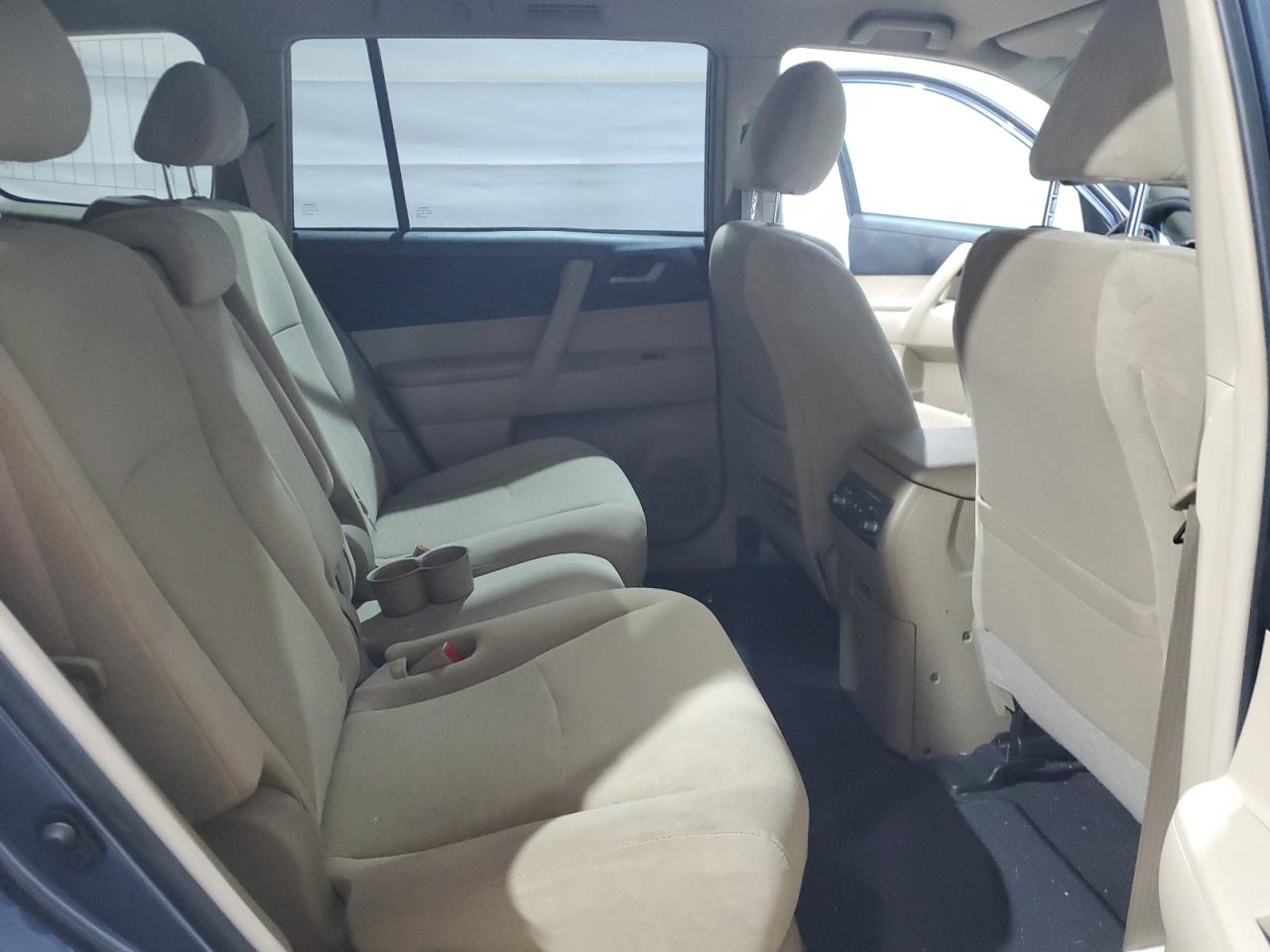2011 Toyota Highlander Base VIN: 5TDBK3EH5BS079460 Lot: 81057285