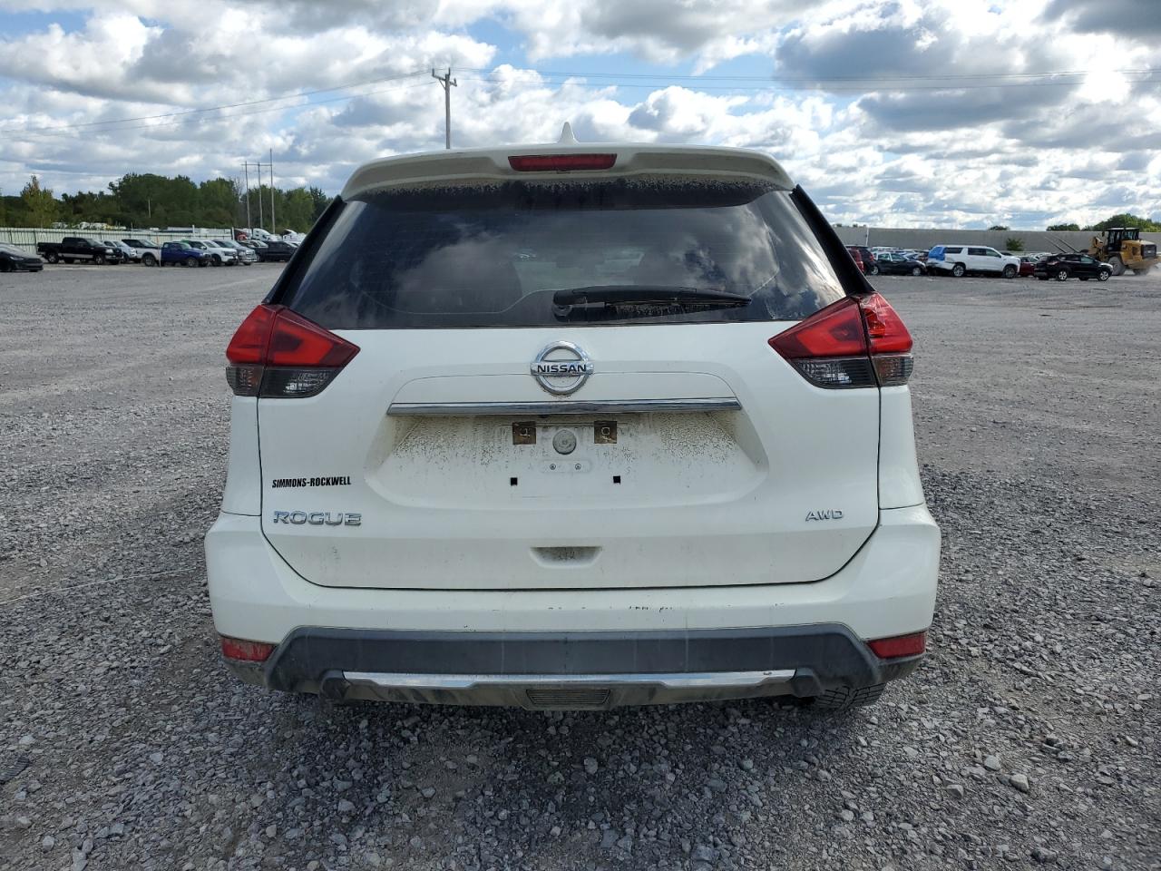 2017 Nissan Rogue S VIN: KNMAT2MV3HP552396 Lot: 71450195