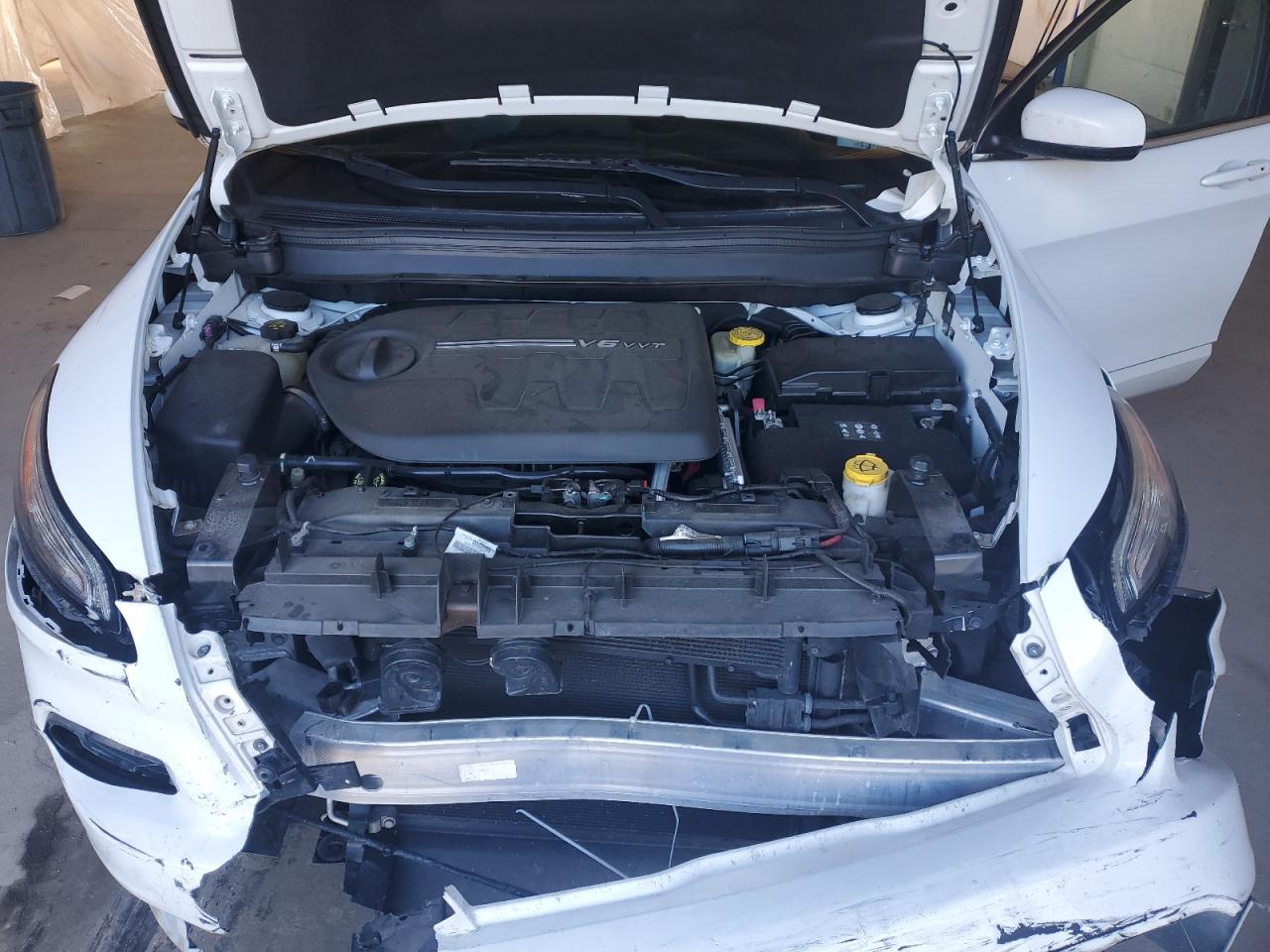 2016 Jeep Cherokee Overland VIN: 1C4PJLJS8GW338962 Lot: 71804235