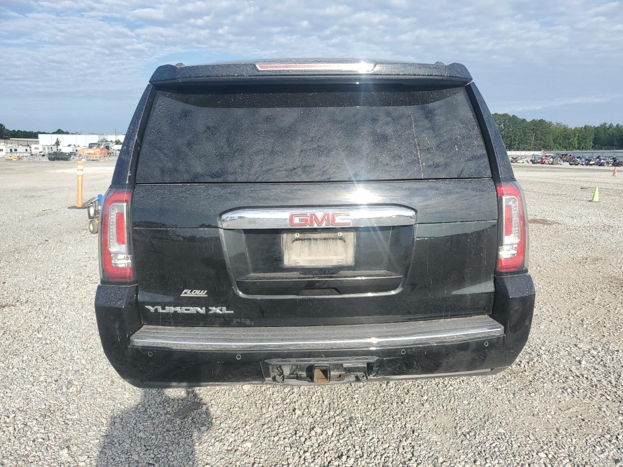 2017 GMC Yukon Xl Denali VIN: 1GKS1HKJ6HR294056 Lot: 71607715