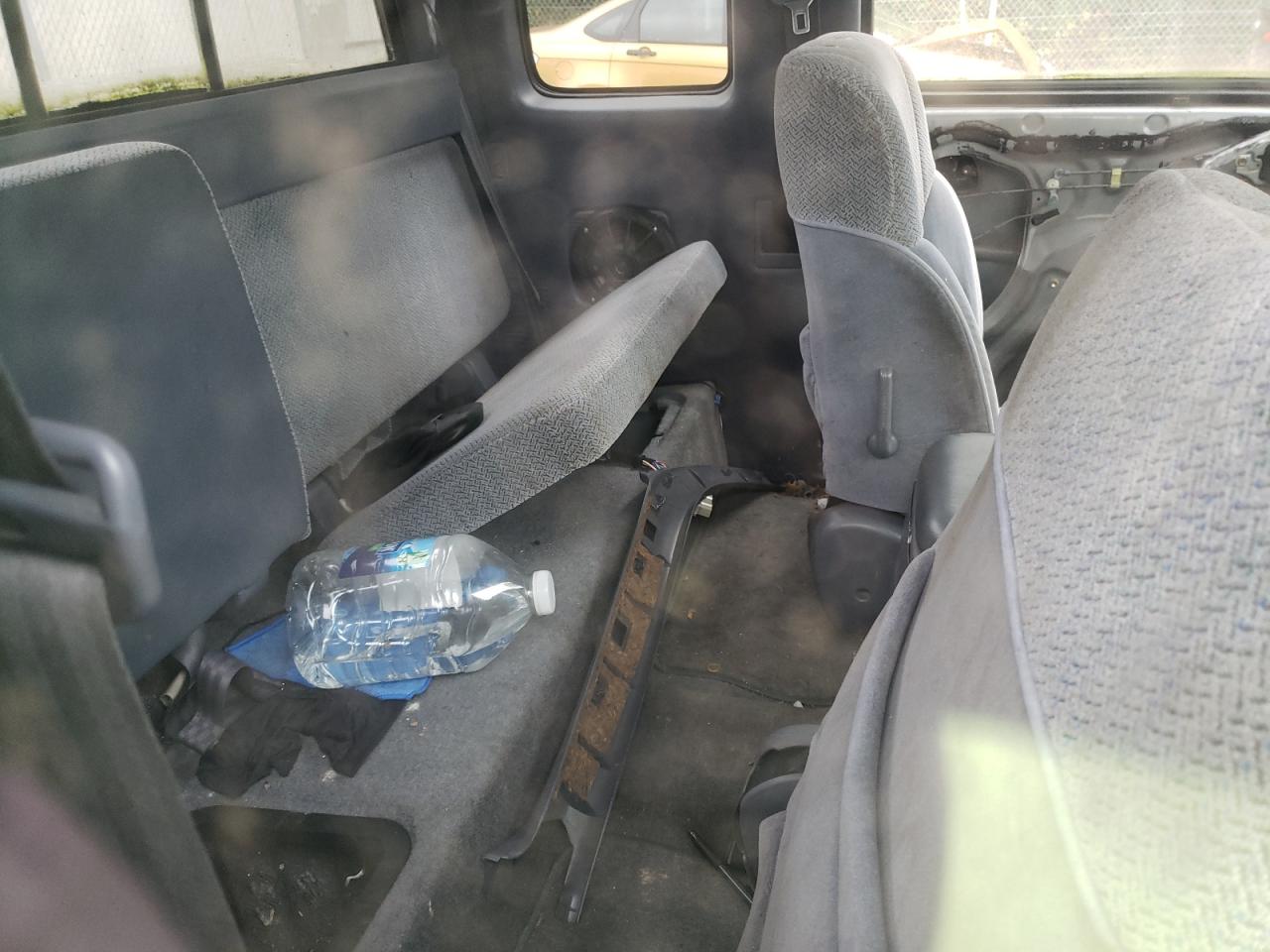 1998 Toyota T100 Xtracab Sr5 VIN: JT4UN24D2W0056235 Lot: 81723505