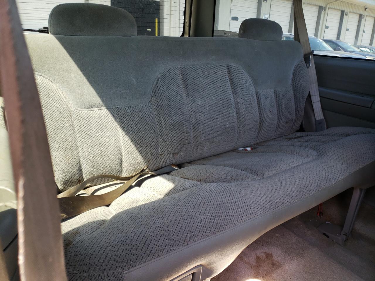 1998 Chevrolet Tahoe K1500 VIN: 3GNEK18R4WG101899 Lot: 71780145