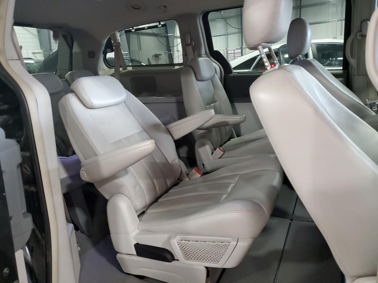 2009 Chrysler Town & Country Touring VIN: 2A8HR54159R641780 Lot: 71973655