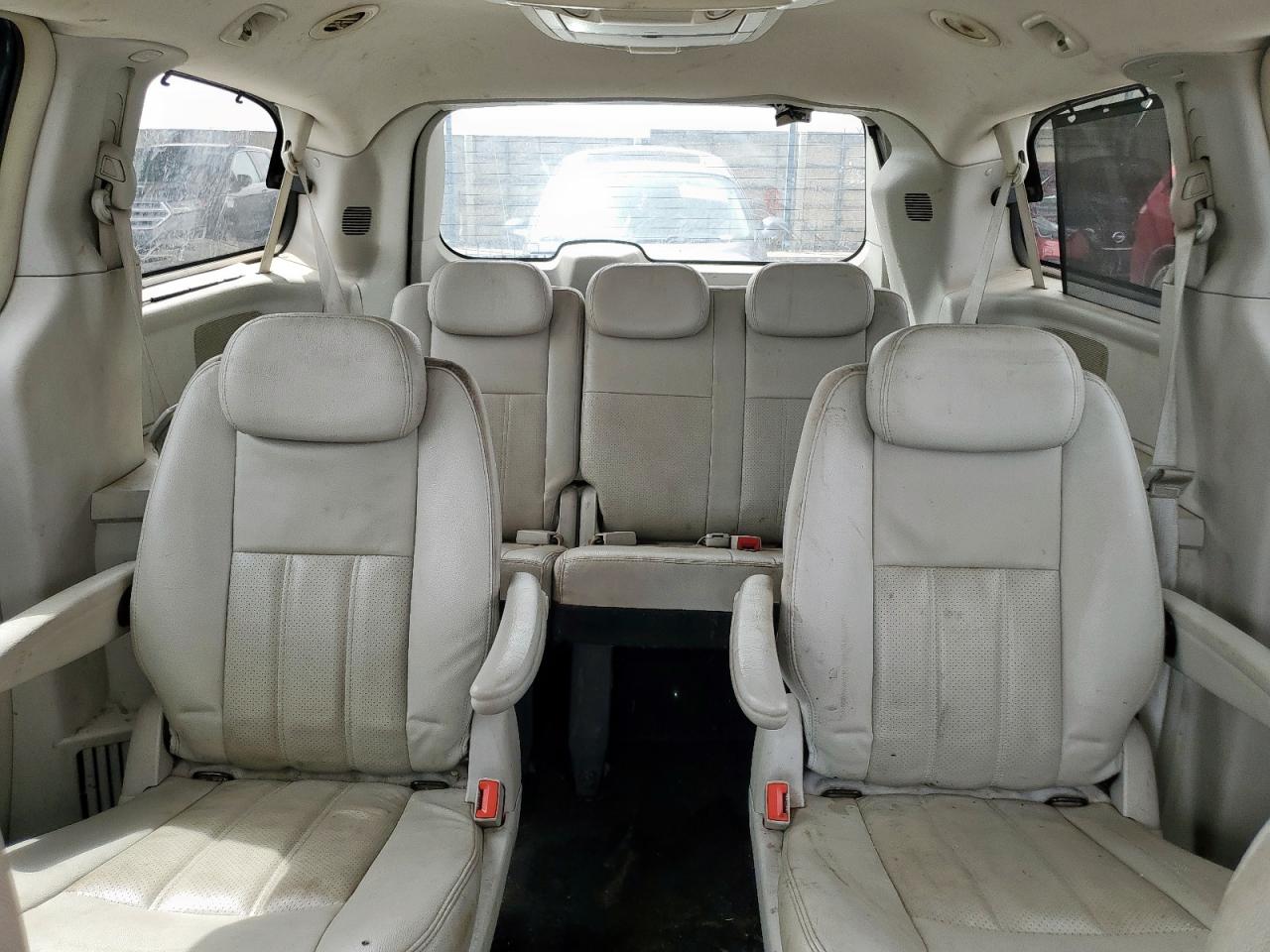 2010 Chrysler Town & Country Touring Plus VIN: 2A4RR8DX7AR358376 Lot: 71055945