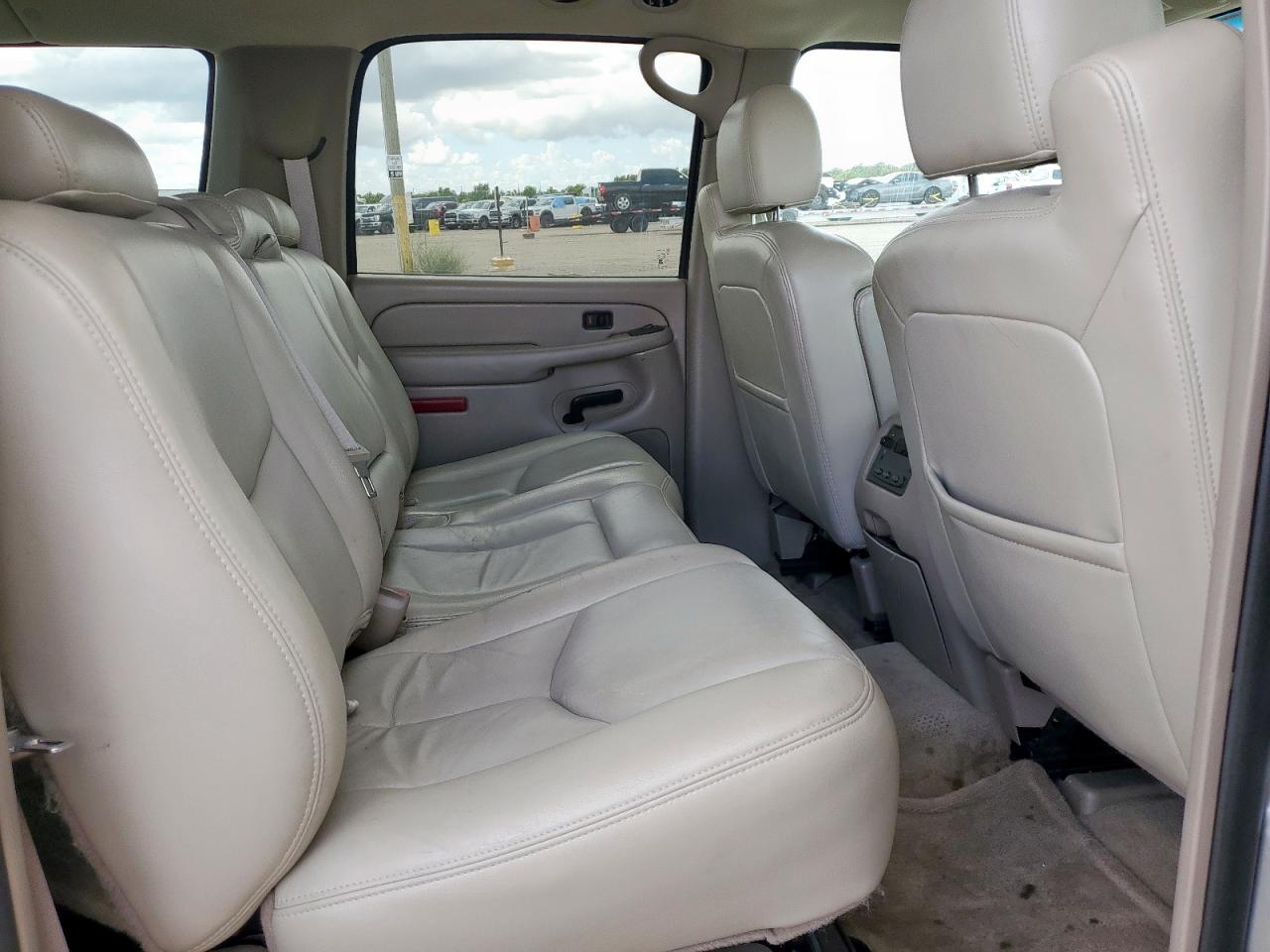 2005 Chevrolet Suburban C1500 VIN: 3GNEC16Z05G258019 Lot: 82112475