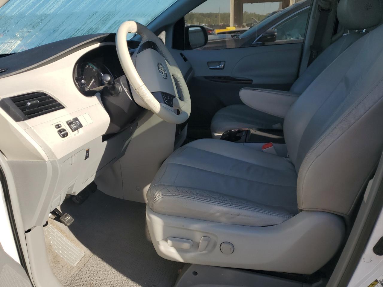 2011 Toyota Sienna Xle VIN: 5TDYK3DC9BS083009 Lot: 82059945