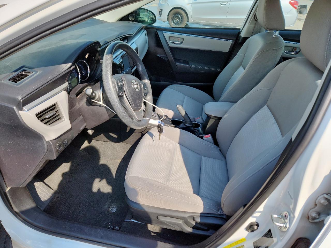 2016 Toyota Corolla L VIN: 5YFBURHE8GP527379 Lot: 81576725