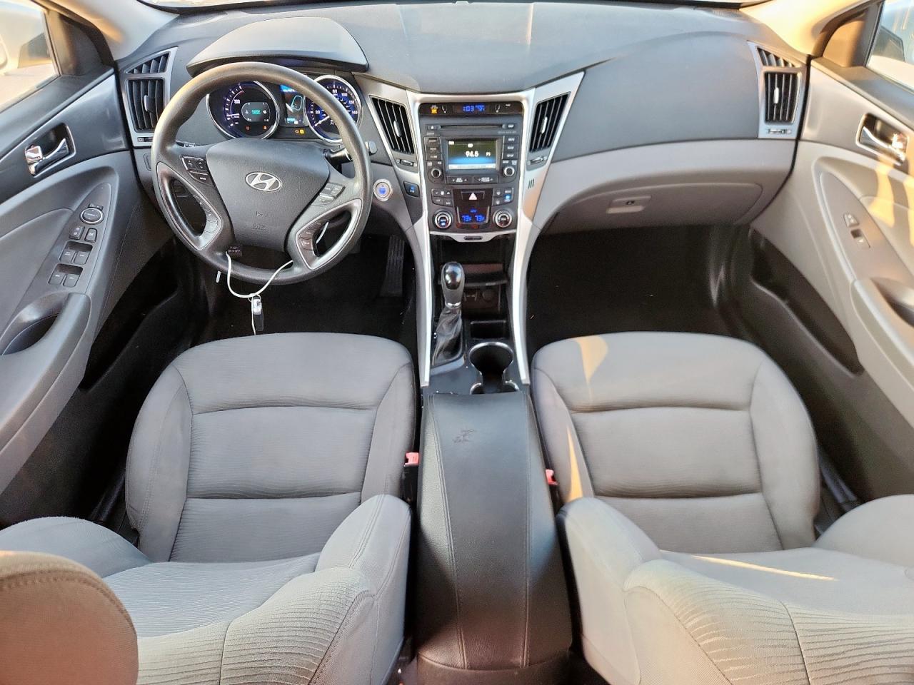 2015 Hyundai Sonata Hybrid VIN: KMHEC4A48FA137837 Lot: 81467165