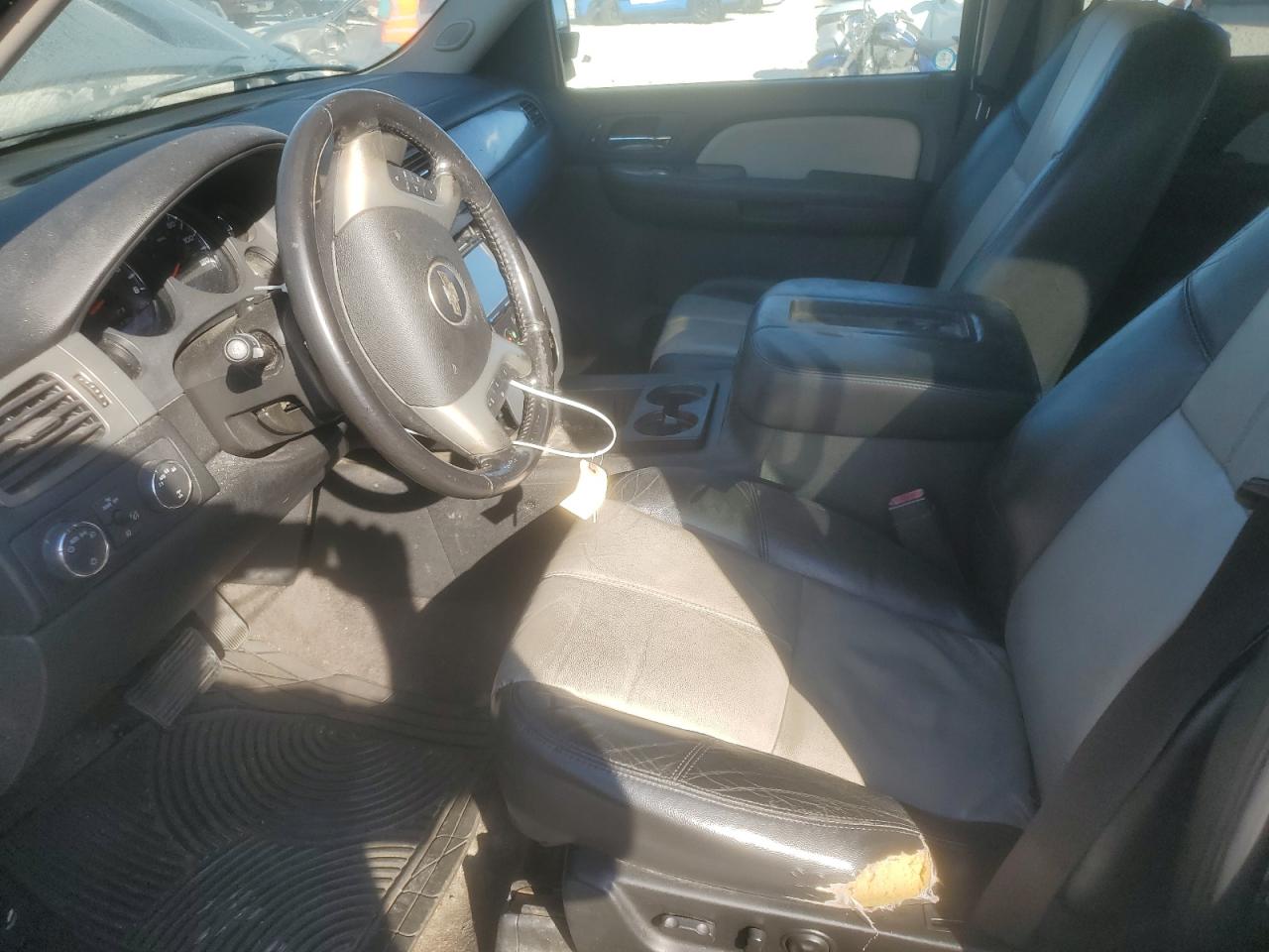 2008 Chevrolet Suburban K1500 Ls VIN: 3GNFK16338G257065 Lot: 83812025