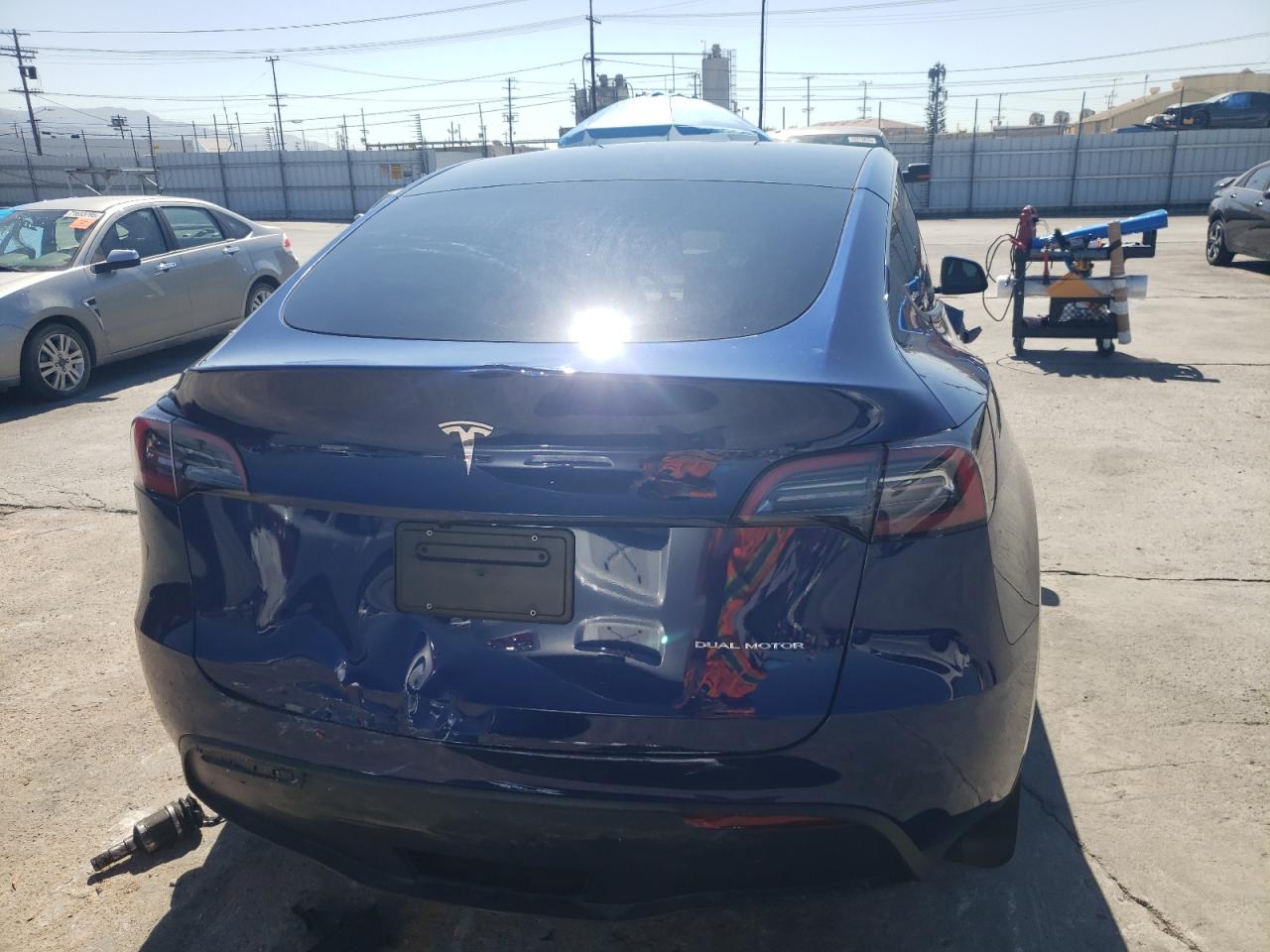 2025 Tesla Model Y VIN: 7SAYGDEE8SF294393 Lot: 71731955