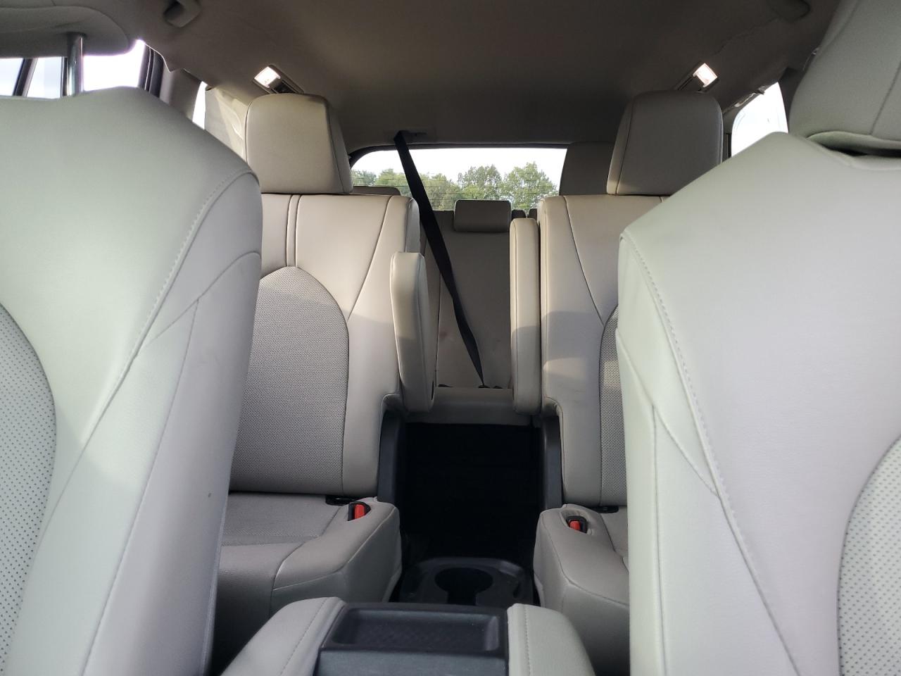 2024 Toyota Grand Highlander Xle VIN: 5TDAAAB59RS025053 Lot: 80626585