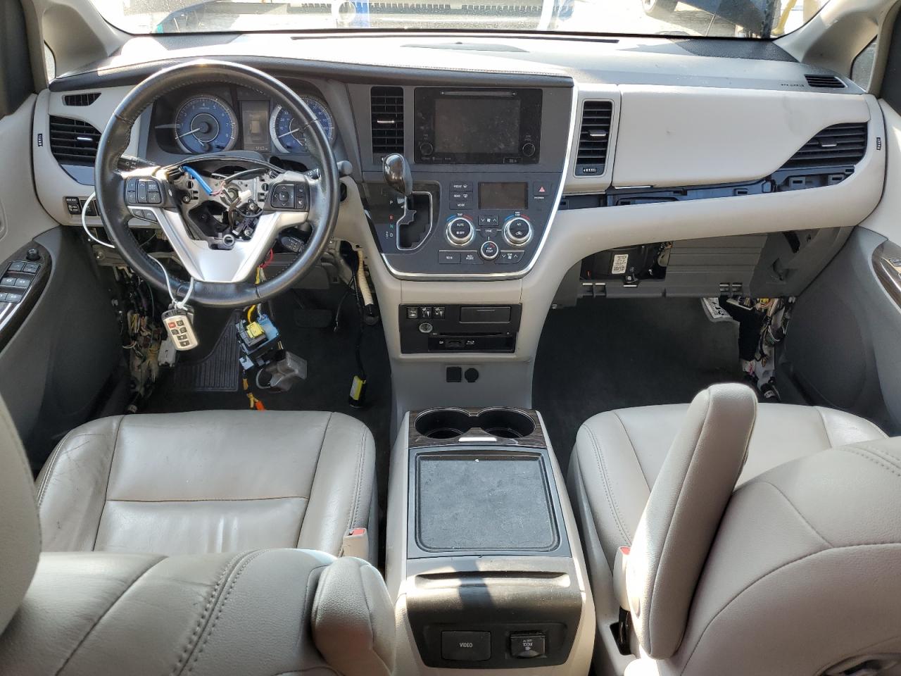 2016 Toyota Sienna Xle VIN: 5TDYK3DC0GS719095 Lot: 81271625