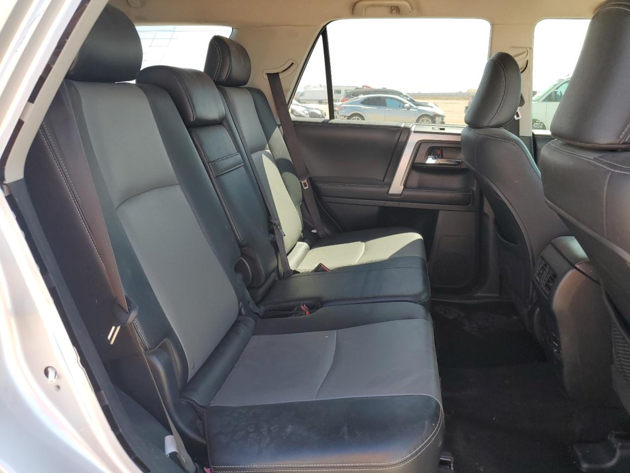 2018 Toyota 4Runner Sr5/Sr5 Premium VIN: JTEBU5JR6J5504768 Lot: 71199455