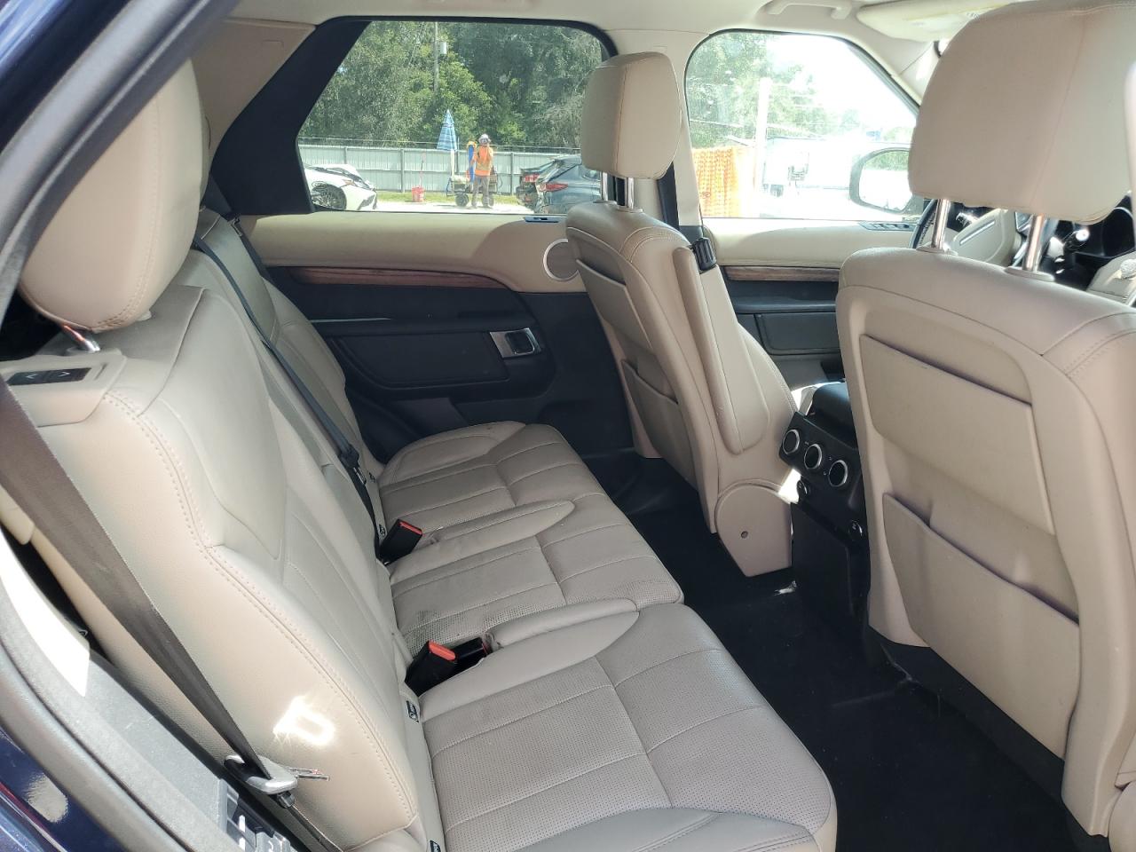 2017 Land Rover Discovery Hse VIN: SALRRBBV1HA042998 Lot: 81615955