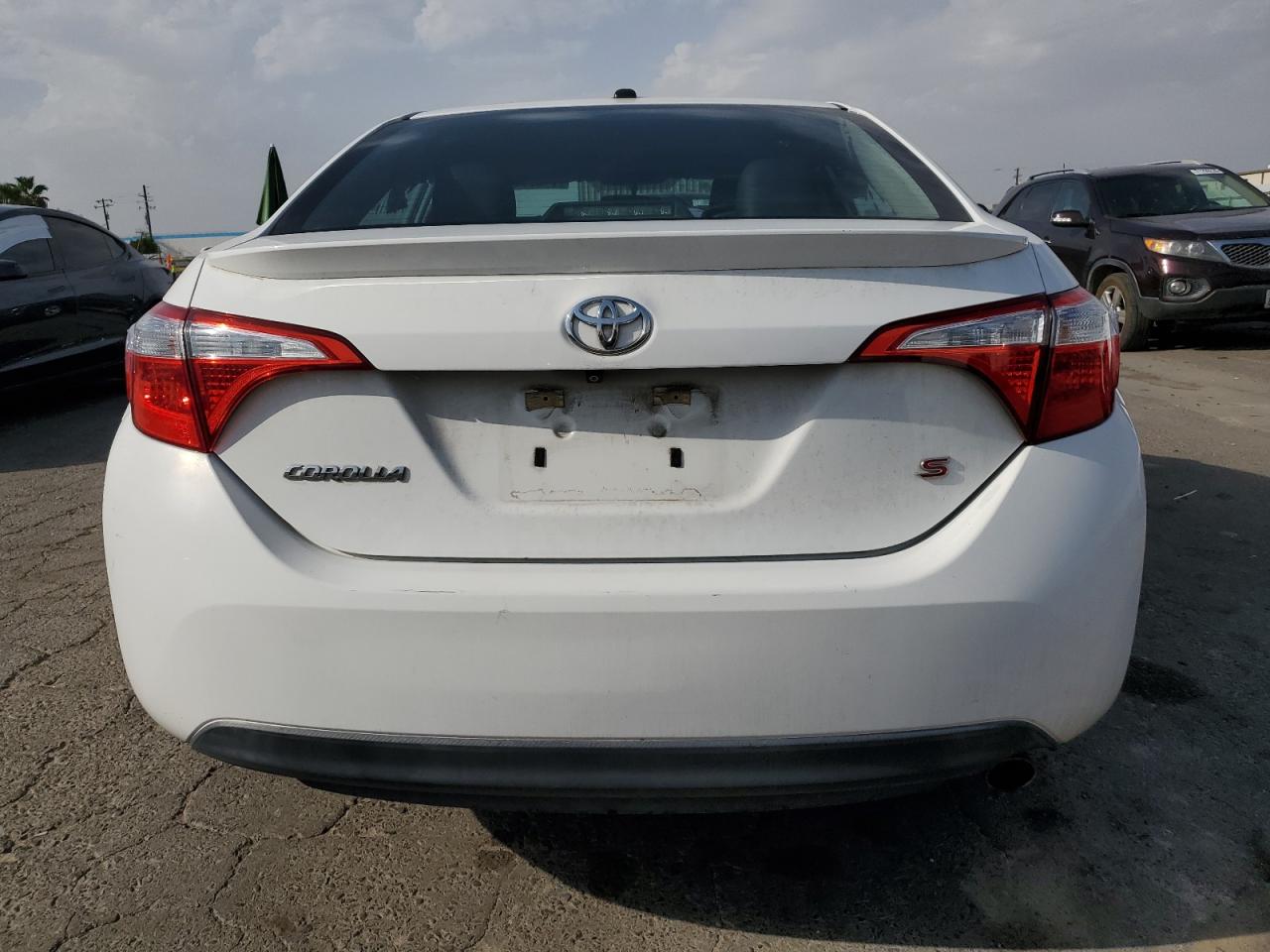 2015 Toyota Corolla L VIN: 5YFBURHE7FP257186 Lot: 71322115