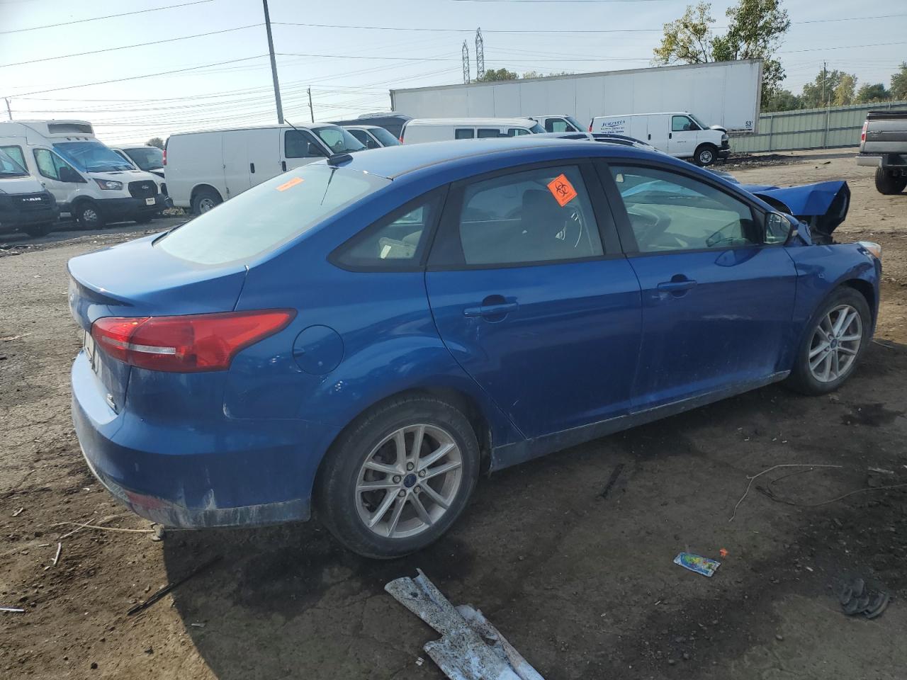 2018 Ford Focus Se blue null gas 1FADP3FE7JL319760 photo #4
