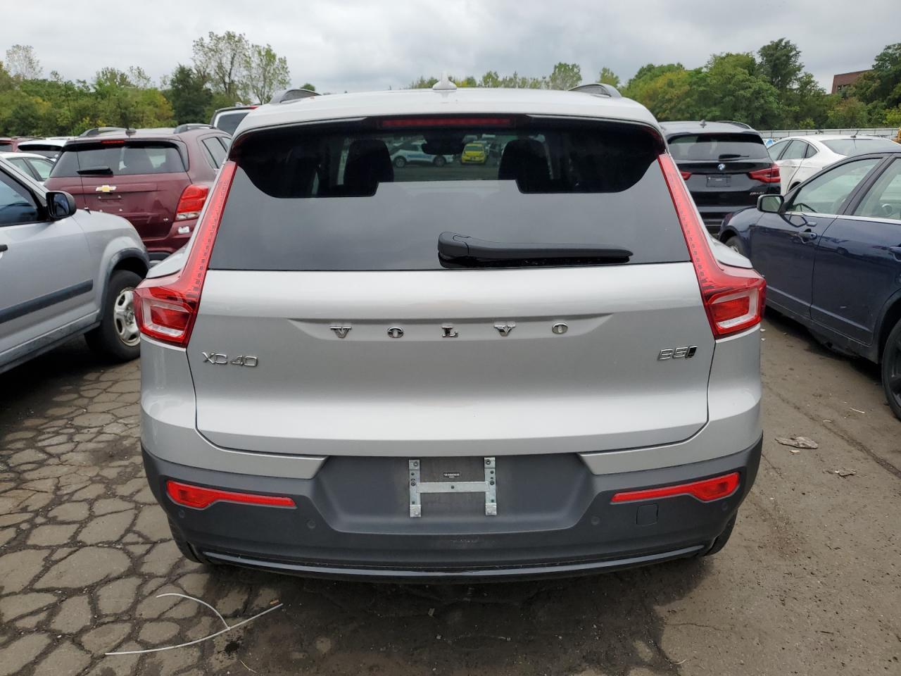 2025 Volvo Xc40 Plus VIN: YV4L12UC6S2462352 Lot: 81598385