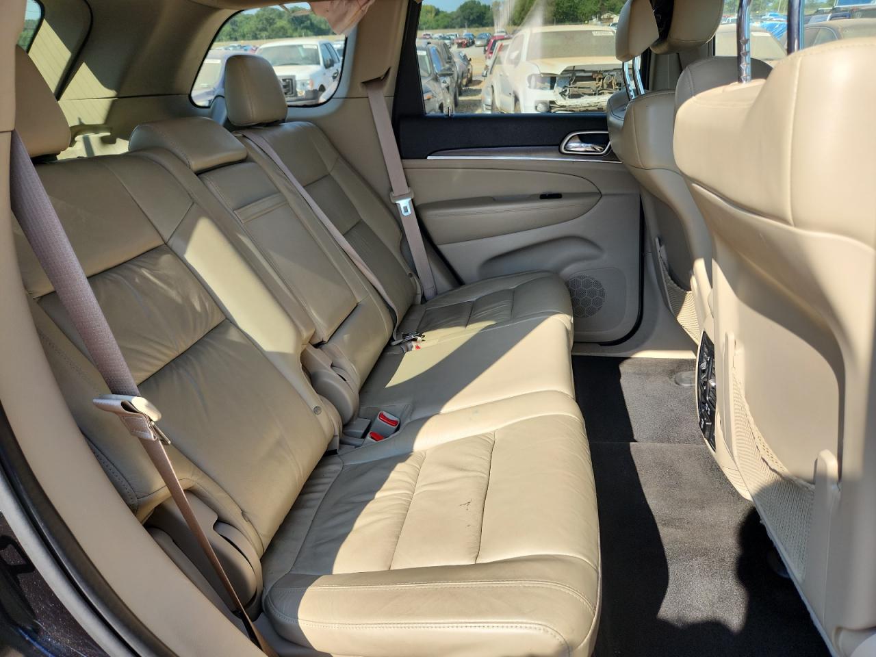 2015 Jeep Grand Cherokee Limited VIN: 1C4RJEBG4FC926579 Lot: 71685055