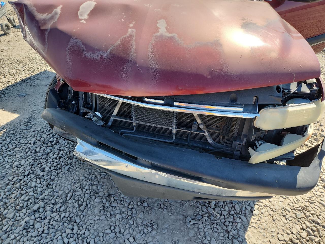 2002 Chevrolet Suburban C1500 VIN: 1GNEC16Z42J184288 Lot: 71084005