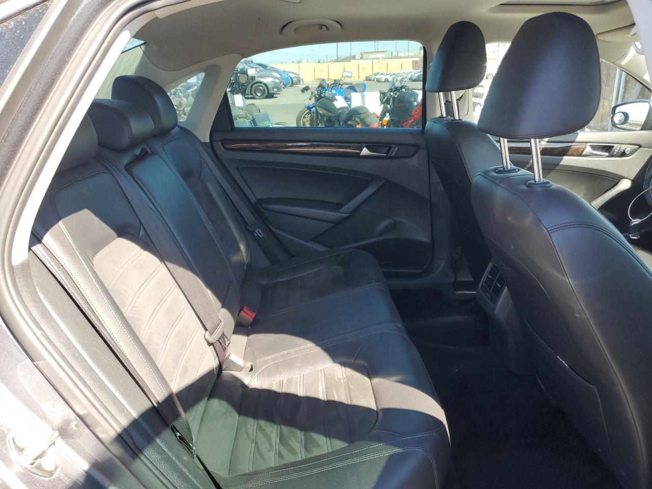 2015 Volkswagen Passat Sel VIN: 1VWCT7A33FC036775 Lot: 81818485