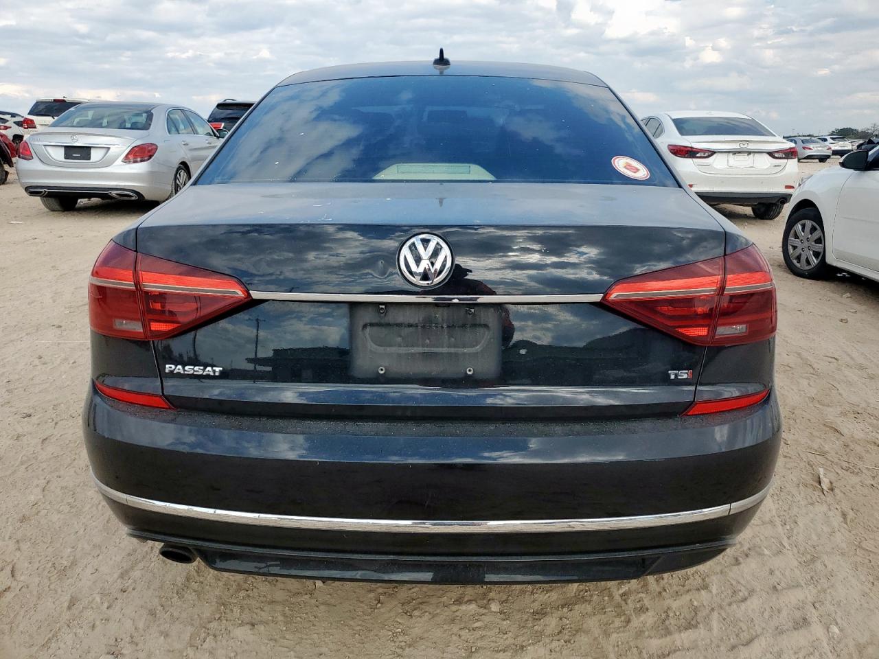 2017 Volkswagen Passat R-Line VIN: 1VWDT7A32HC020770 Lot: 80819165