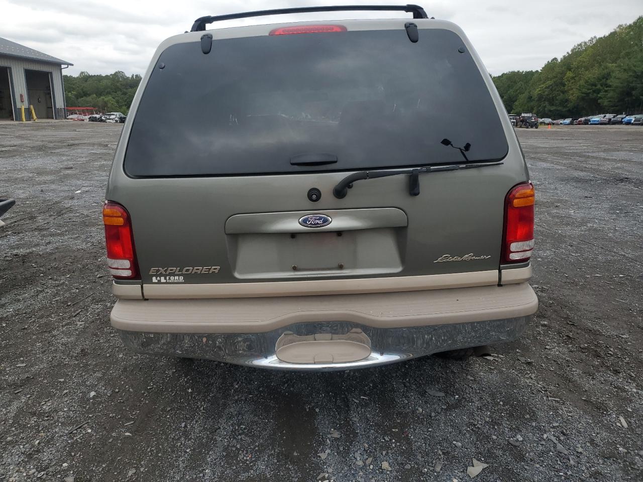 2000 Ford Explorer Eddie Bauer VIN: 1FMDU84P0YZA54493 Lot: 81261175