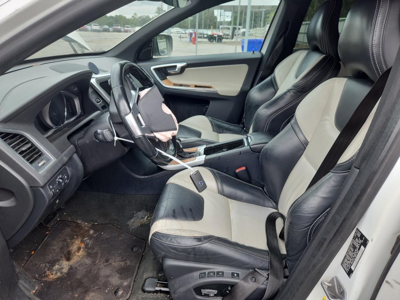 2015 Volvo Xc60 T6 Platinum VIN: YV449MDM7F2631978 Lot: 84549205