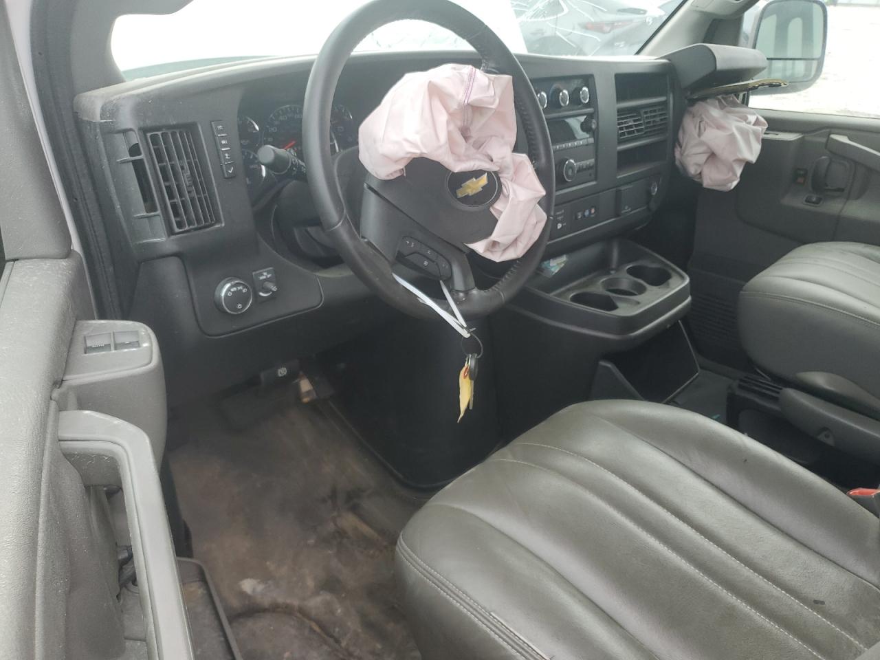 2020 Chevrolet Express G2500 VIN: 1GCWGAFG3L1253439 Lot: 84404875