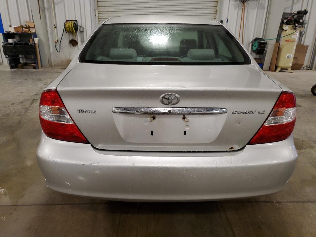 2004 Toyota Camry Le VIN: 4T1BE30K04U842943 Lot: 80728825