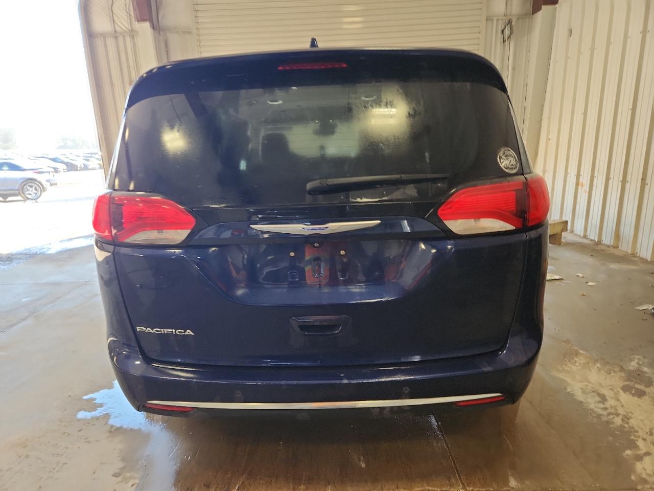 2018 Chrysler Pacifica Touring L VIN: 2C4RC1BG0JR171000 Lot: 81155575