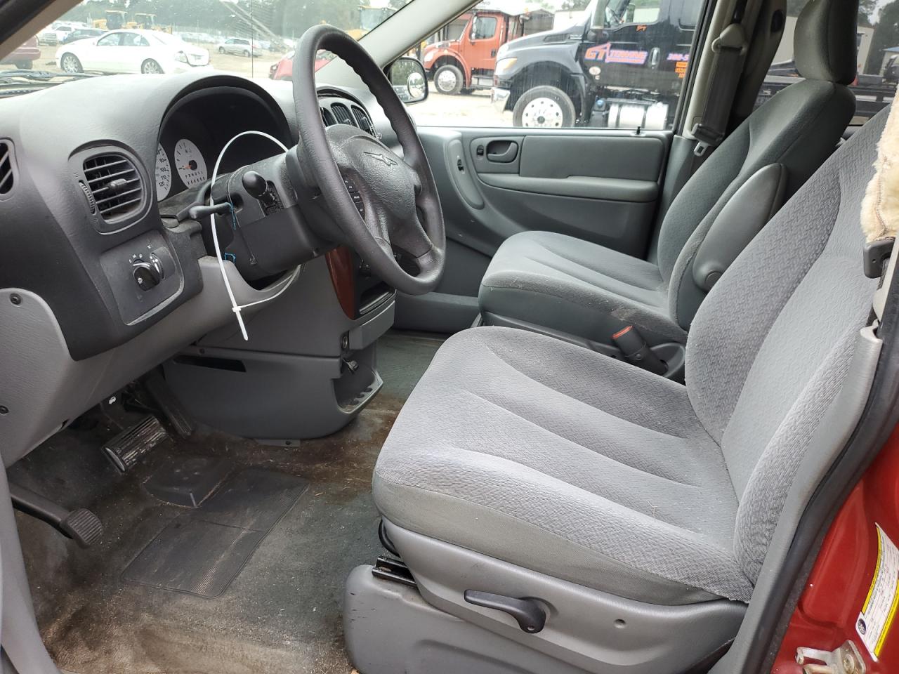 2005 Chrysler Town & Country VIN: 1C4GP45R35B390158 Lot: 84560615