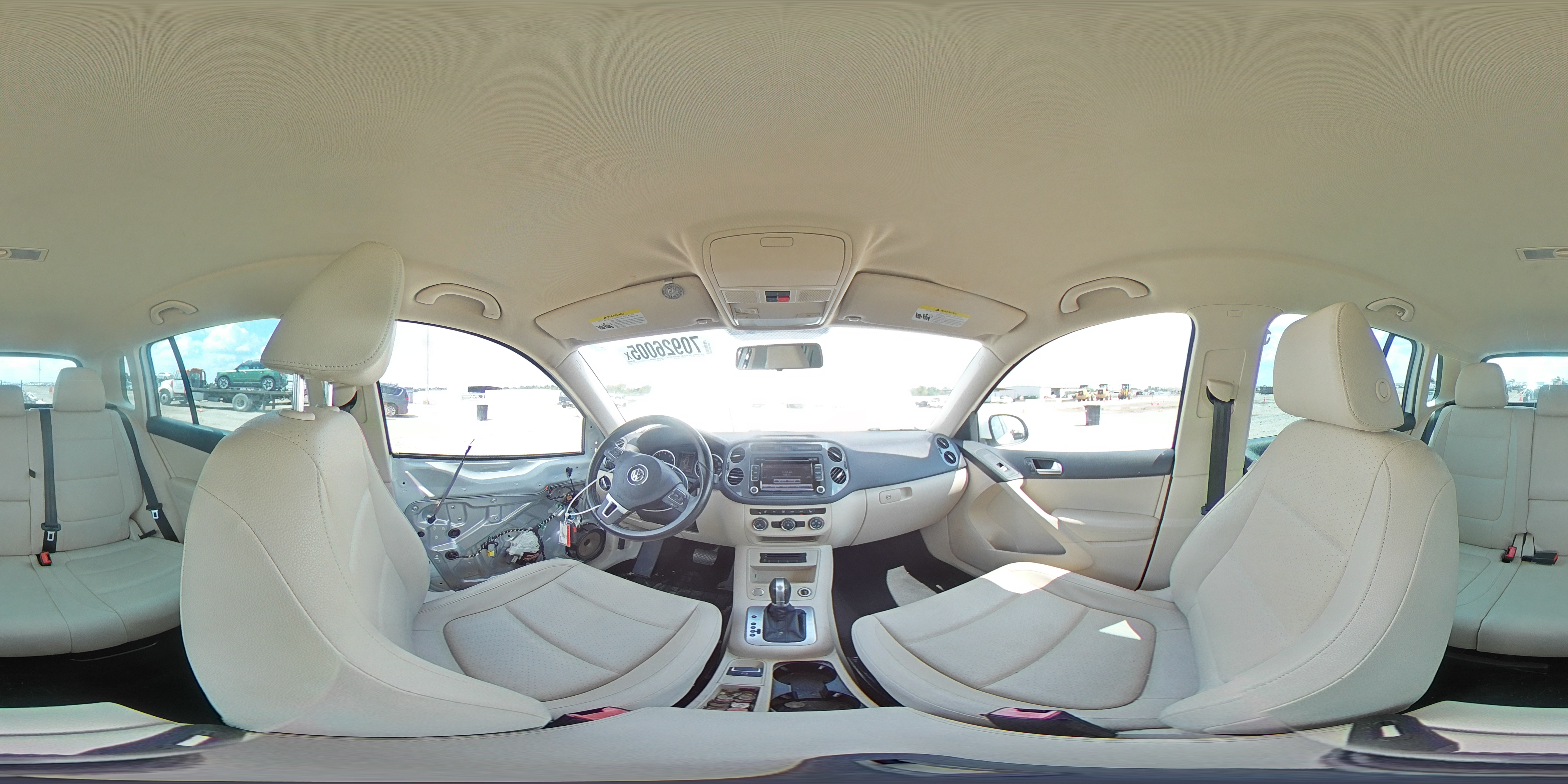 2014 Volkswagen Tiguan S VIN: WVGAV3AX3EW621266 Lot: 70926005