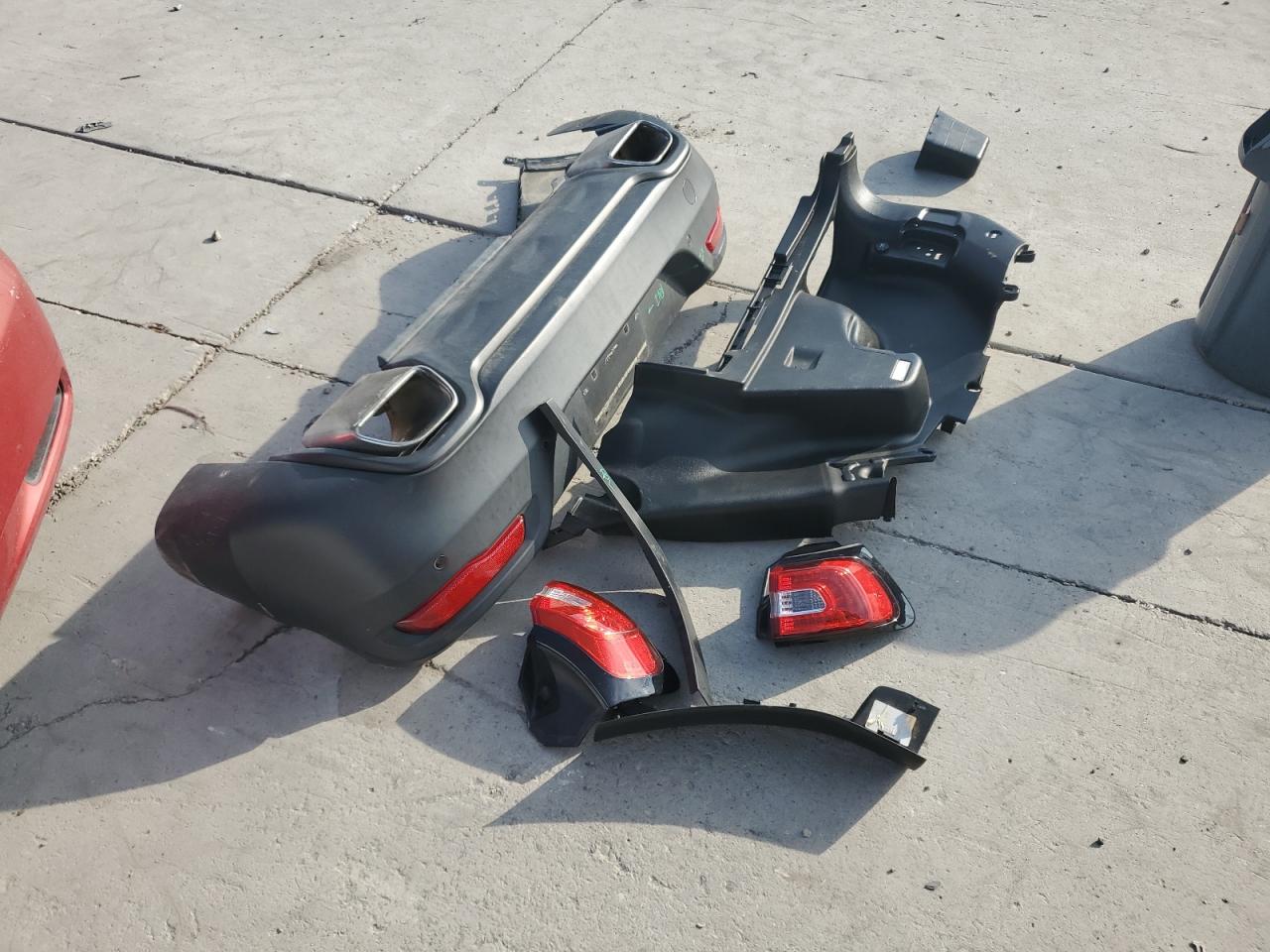 2016 Jeep Cherokee Latitude VIN: 1C4PJMCS5GW310068 Lot: 71610365