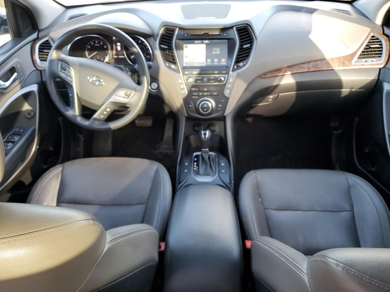 2017 Hyundai Santa Fe Se Ultimate VIN: KM8SR4HF0HU181986 Lot: 84220585