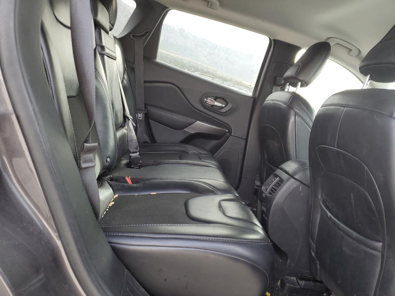 2019 Jeep Cherokee Latitude Plus VIN: 1C4PJMLX1KD104598 Lot: 80854815