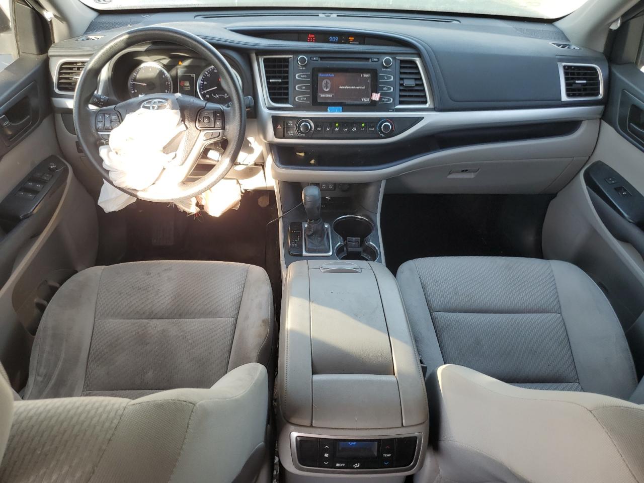 2017 Toyota Highlander Le VIN: 5TDZARFH2HS032804 Lot: 81477215
