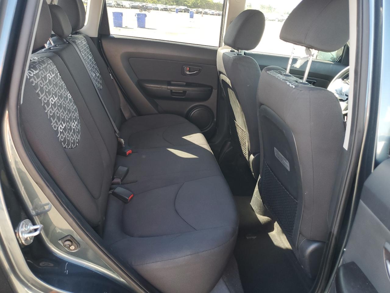 2011 Kia Soul + VIN: KNDJT2A27B7225548 Lot: 71474855